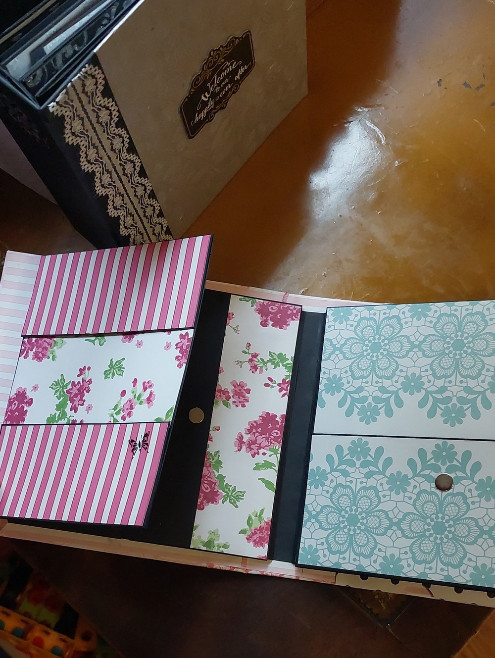 Scrapbook Photo Albums - Picture 11 of 11